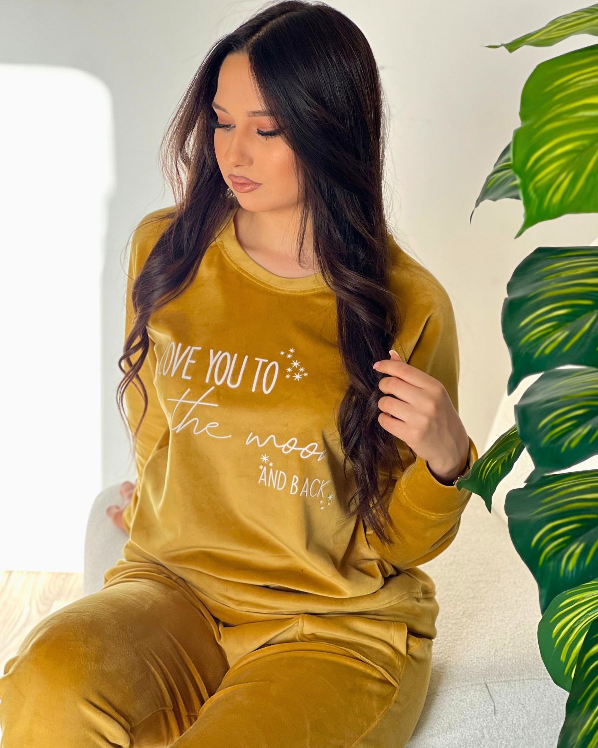 Étoile de Nuit: Pyjama Velours Luxueux