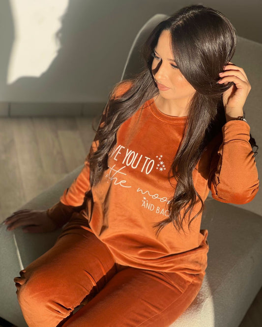 Étoile de Nuit: Pyjama Velours Luxueux
