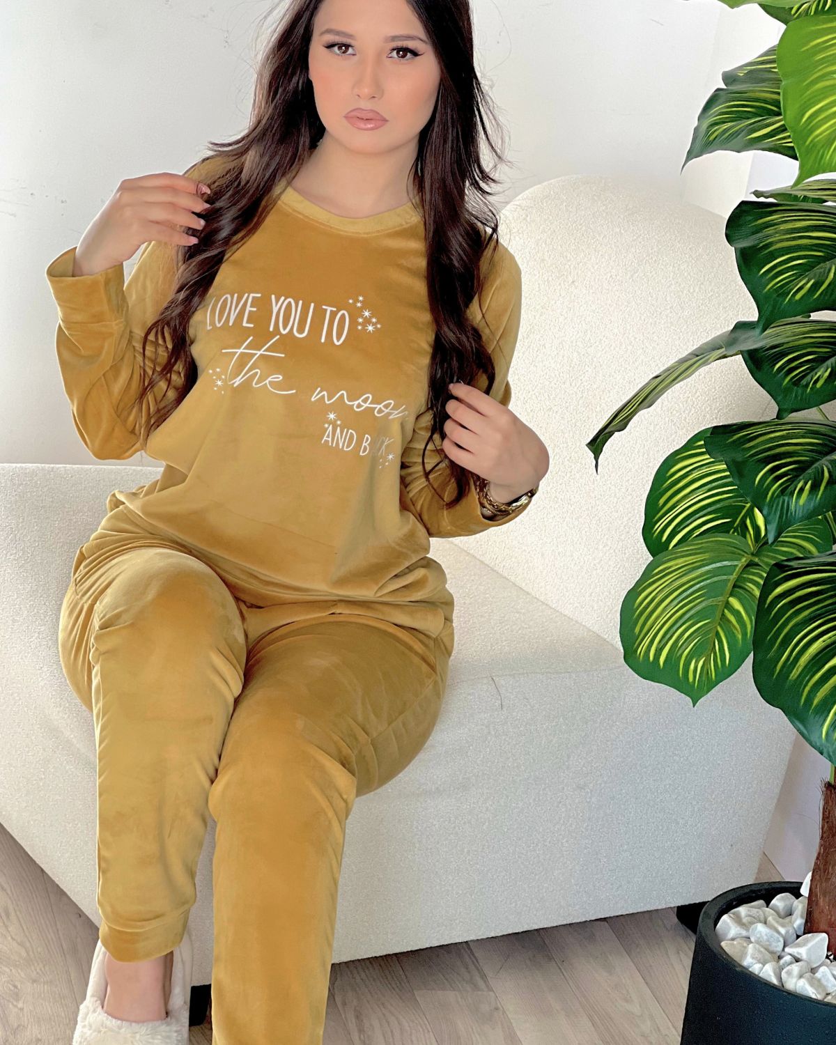 Étoile de Nuit: Pyjama Velours Luxueux